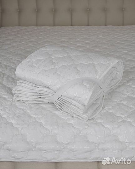 Наматрасник-топпер Лотус