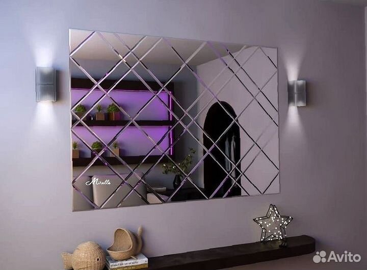 Зеркальное панно в гостиной