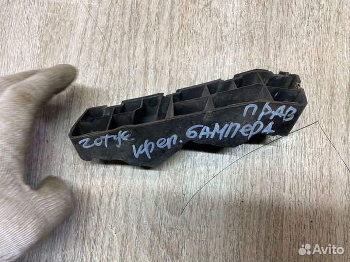 Кронштейн Переднего Бампера Левый Zotye Coupa