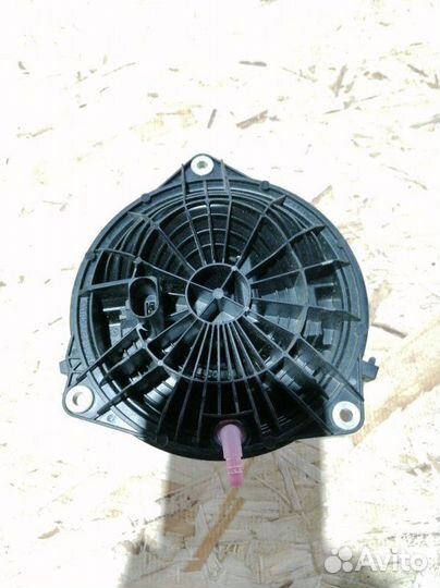 Значок эмблема кнопка багажника Vw Golf 7