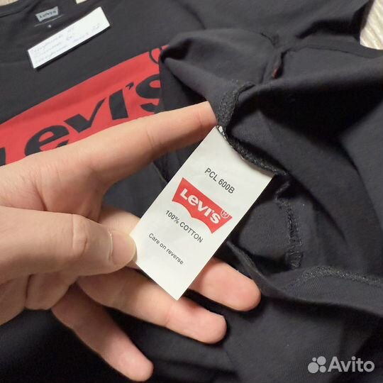 Футболка Levis