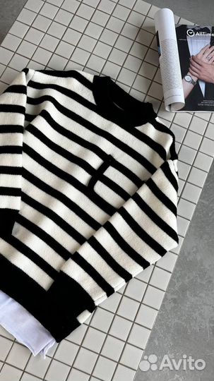 Свитер новый