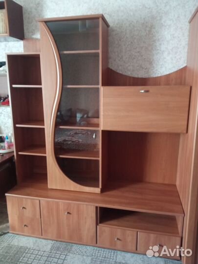 Стенка-горка в гостиную бу