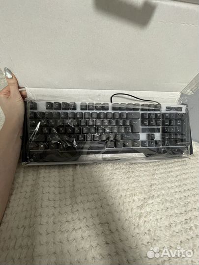 Игровая клавиатура с подсветкой