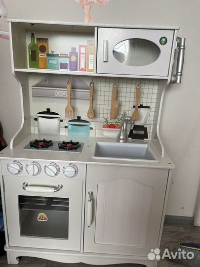 Детская деревянная кухня