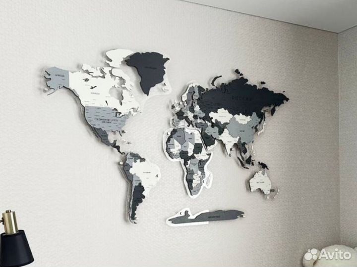 Карта мира из дерева на стену