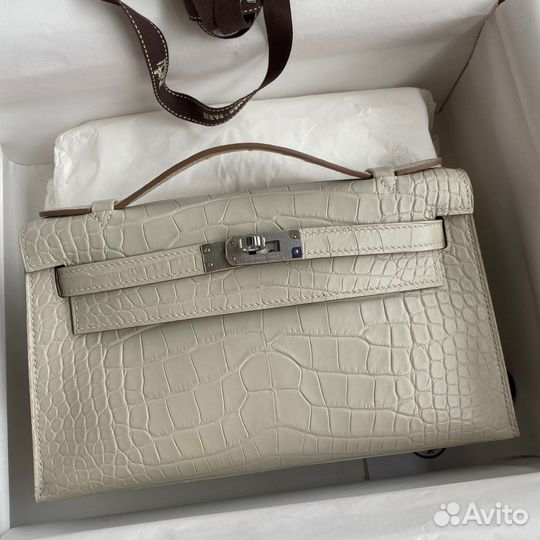 Сумка Hermes Kelly pochette shiny alligator