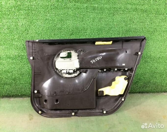 Обшивка двери передняя левая Toyota Passo KGC30