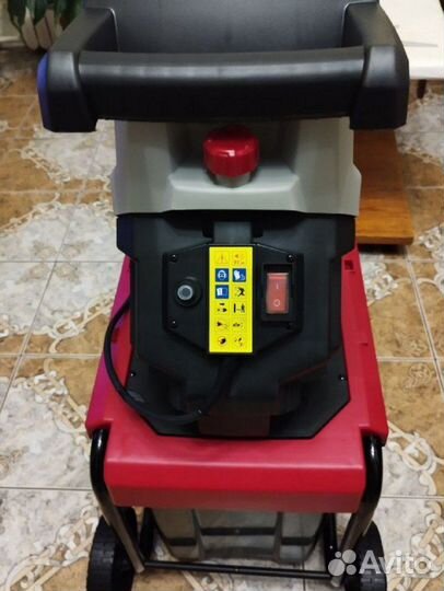 Измельчитель садовый зубр