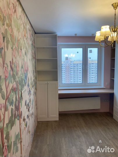 Рабочая зона для школьника со шкафом