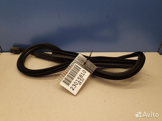 Уплотнитель двери задней правой Volvo V50 2004-201