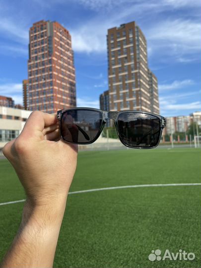 Солнцезащитные очки Oakley Holbrook Crystall Black