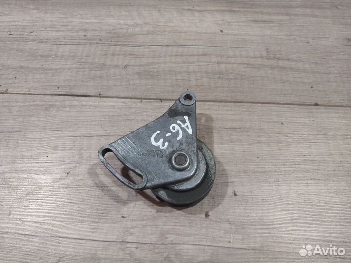 Натяжитель ремня кондиционера Audi A6 C5 Passat B5