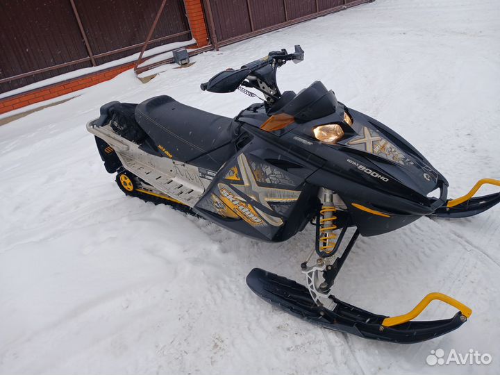 Продам снегоход в хорошем состояние