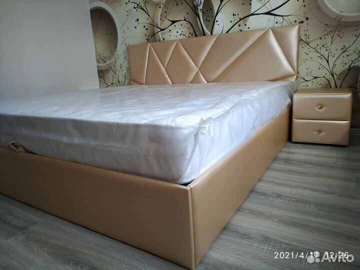 Кровать односпальная с матрасом новая