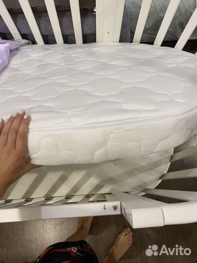 Детская кровать с маятником круглая