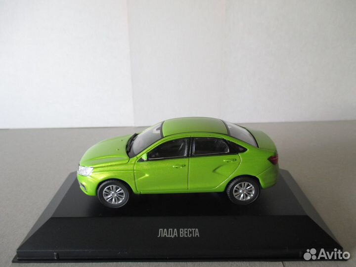 LADA Vesta. Масштабная модель 1:43. DeAgostini №1