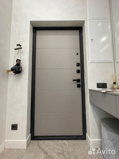 Дверь входная металлическая новая