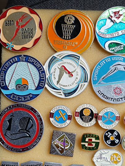 Значки из серии 