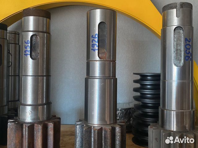 Вал - шестерня поворотного редуктора dongyang 1926