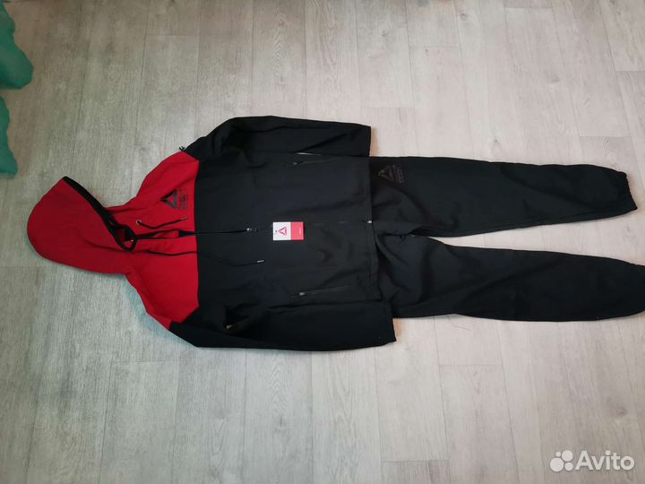 Костюм спортивный