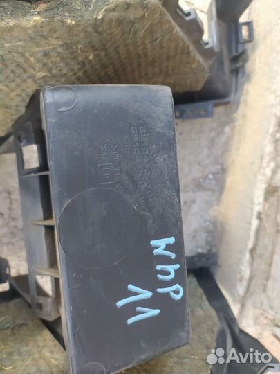 Консоль центральная Nissan Primera WHP11 Camino