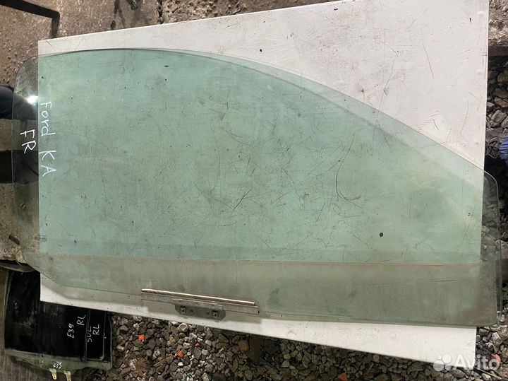 Переднее правое стекло ford ka