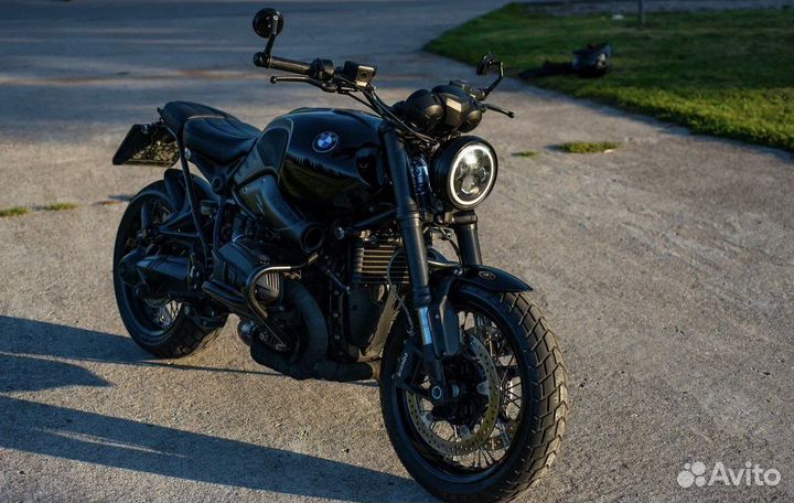 BMW R nine T