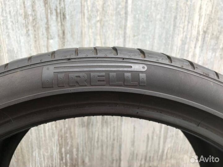 Pirelli P Zero PZ4 315/30 R22