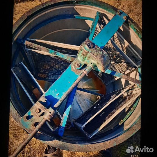 Медогонка 4 рамочная бу