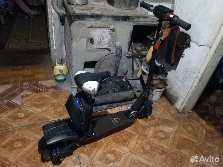 Продам электросамокат куго s3 pro