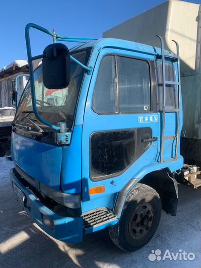 Кабина Nissan Diesel UD mk210 в сборе