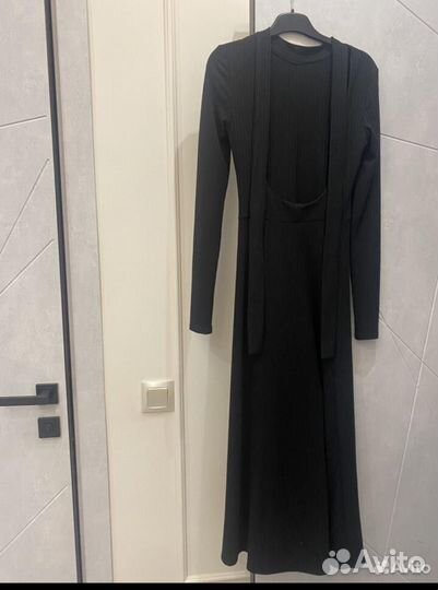 Платье с открытой спиной