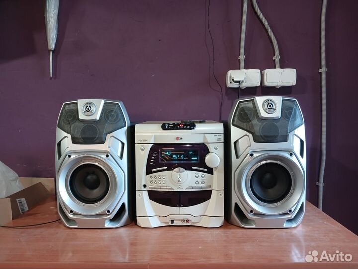 Музыкальный центр с USB и bluetooth LG