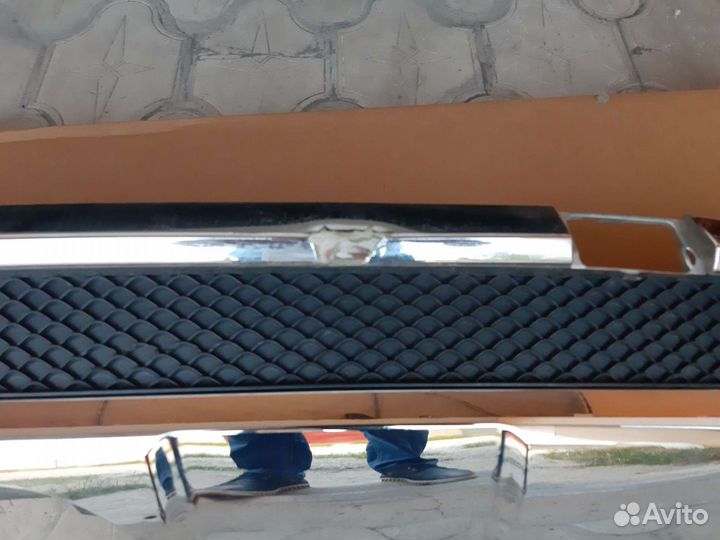 Хром заднего бампера Mercedes ML w166