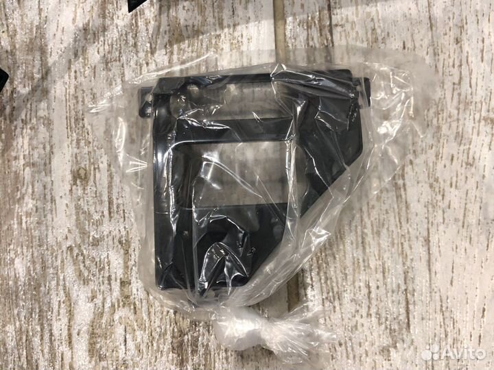 Рамка для магнитолы teyes Тойота Камри 70