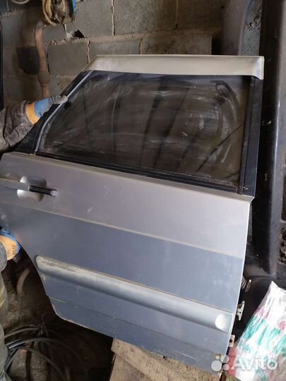 Передняя и задняя правые двери на ваз 2114