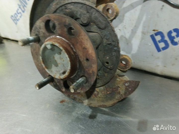 Кулак задний правый Hyundai Sonata 4 EF 2002