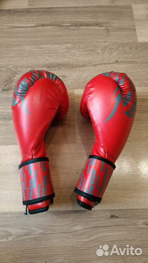 Перчатки для единоборств