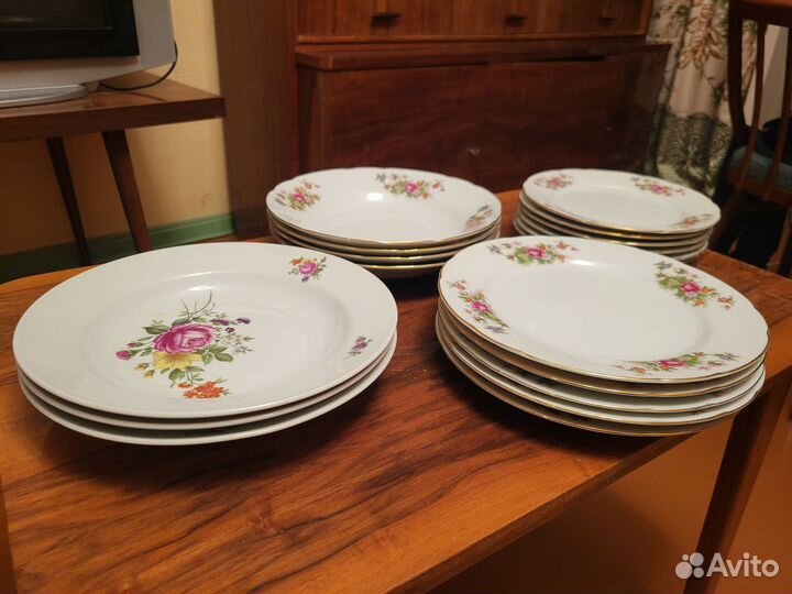 Столовый сервиз гдр и Япония (тарелки)