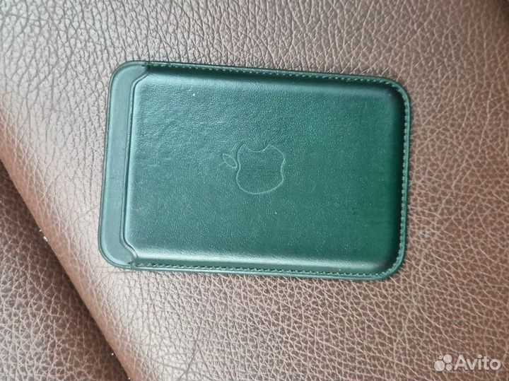 Кардхолдер Apple iPhone Wallet with MagSafe