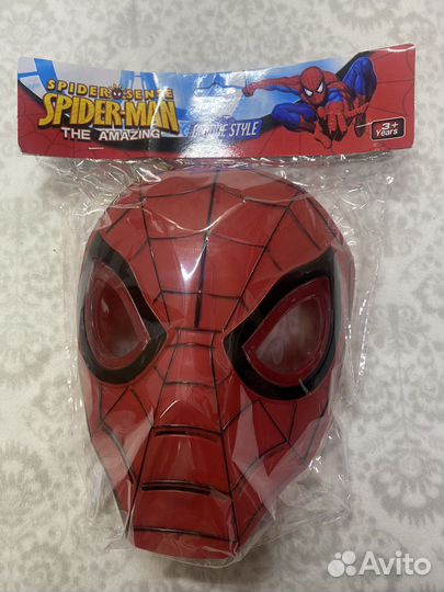 Маска super героя со светящимися глазами