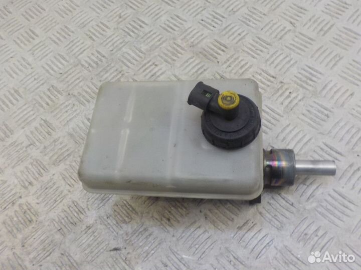 Цилиндр тормозной главный Renault Mascott