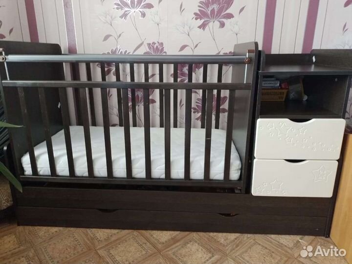 Детская кроватка
