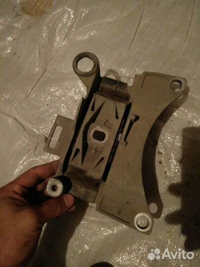 Подушка двигателя Рено Меган 3