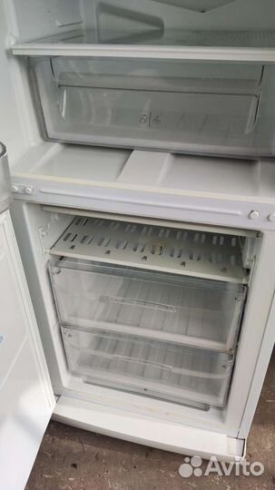 Холодильник Indesit