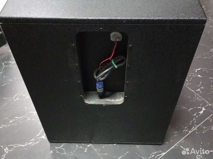 Пассивный сабвуфер EIectro-Voice ELX118p