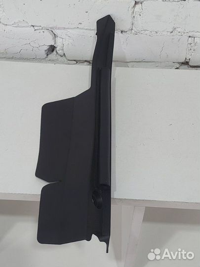 Накладка уплотнительная под капот левая Toyota