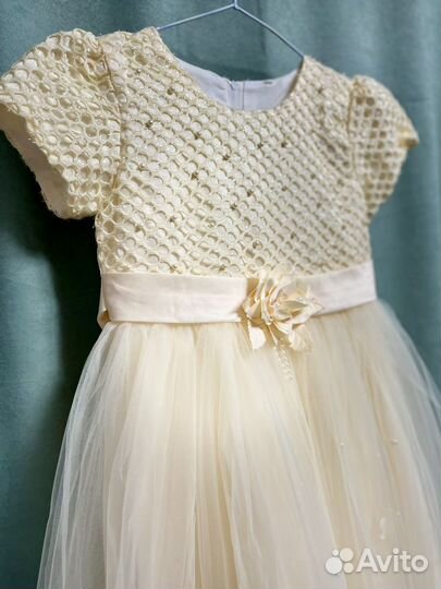 Платье для девочки новое 110-116-122
