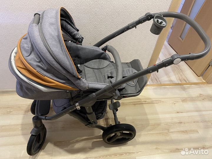 Продам коляску 2 в 1 Adamax Barletta